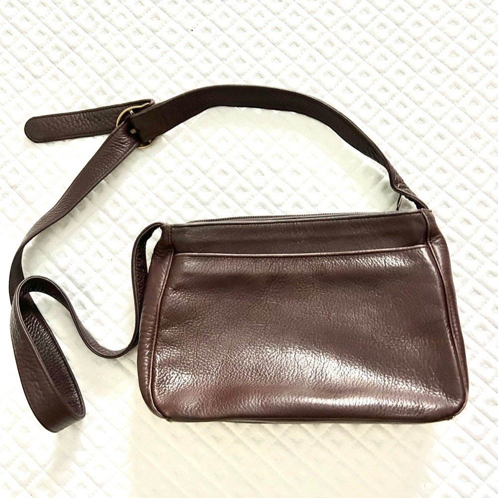 Brown Leather Stone Mountain Crossbody Bag